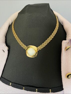Vintage Trifari Gold Tone White faux Stone Statement Woven Chain Necklace Choker